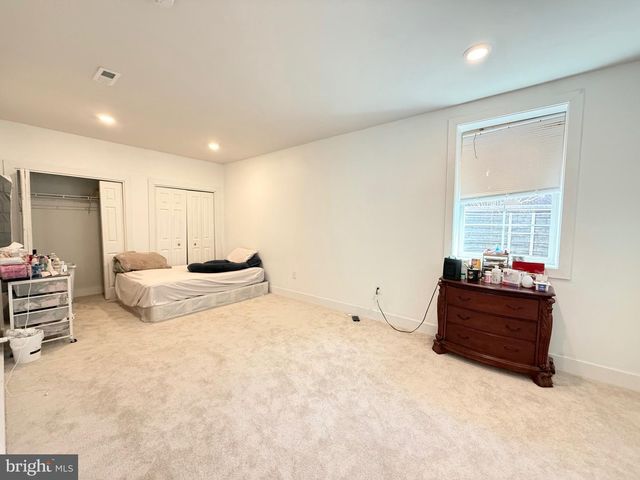 8906 WEIR ST, Manassas, VA 20110