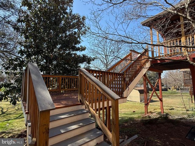 8906 WEIR ST, Manassas, VA 20110