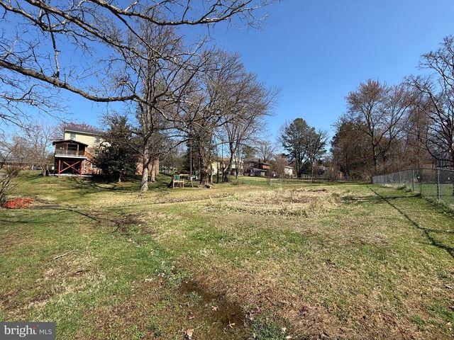 8906 WEIR ST, Manassas, VA 20110