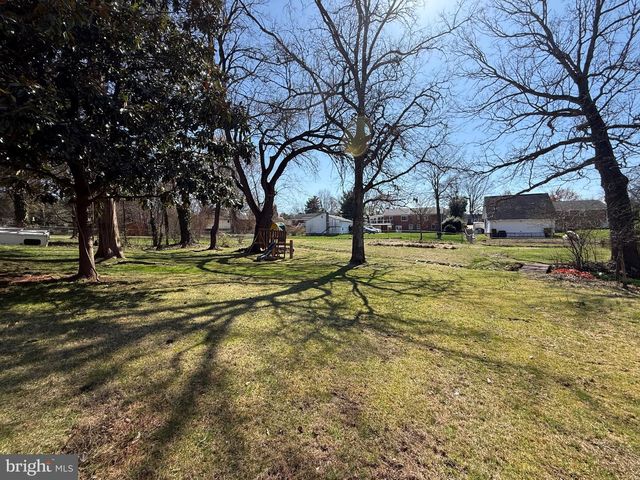 8906 WEIR ST, Manassas, VA 20110