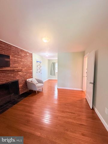 8906 WEIR ST, Manassas, VA 20110