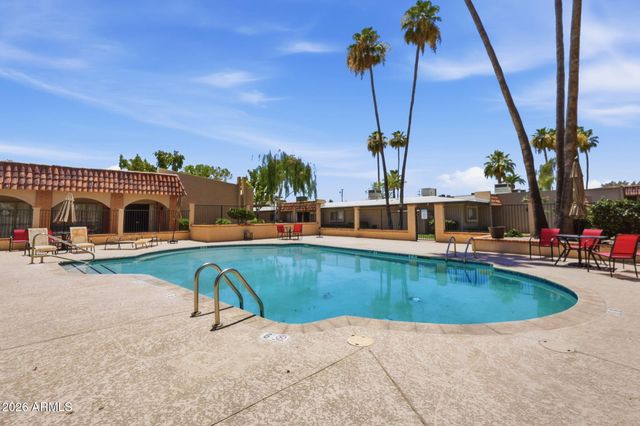 1320 E BETHANY HOME Road 52, Phoenix, AZ 85014