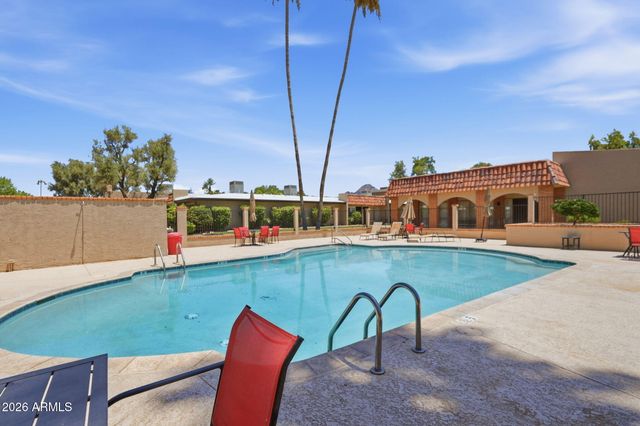 1320 E BETHANY HOME Road 52, Phoenix, AZ 85014