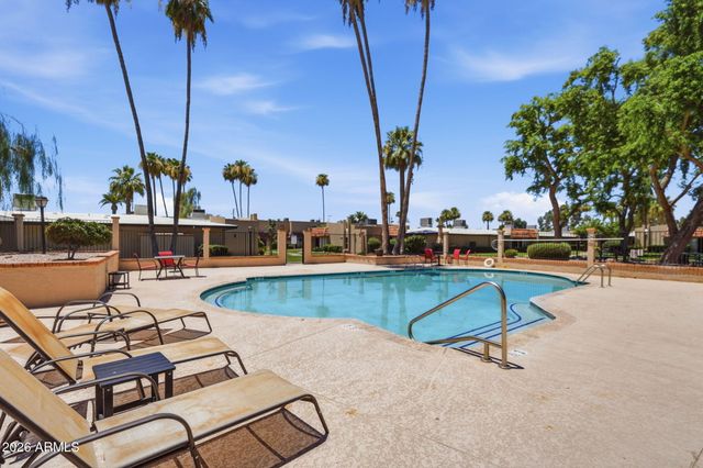 1320 E BETHANY HOME Road 52, Phoenix, AZ 85014