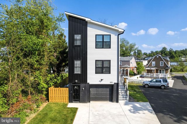 2370 RANDOLPH ST, Huntingdon Valley, PA 19006