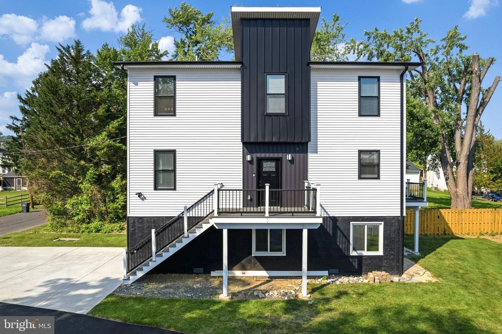 2370 RANDOLPH ST, Huntingdon Valley, PA 19006