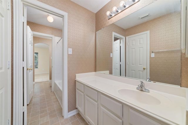 12236 S Shadow Cove Drive, Houston, TX 77082