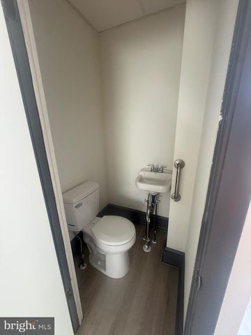 4215 MANAYUNK AVE, Philadelphia, PA 19128