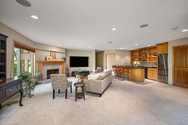 7021 Howard Lane, Eden Prairie, MN 55346