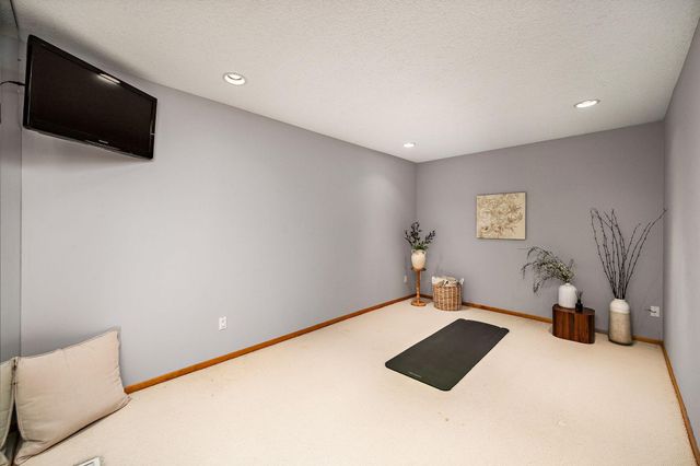 7021 Howard Lane, Eden Prairie, MN 55346