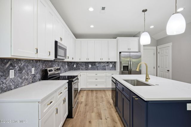 2737 Bellamy Drive SW, Supply, NC 28462