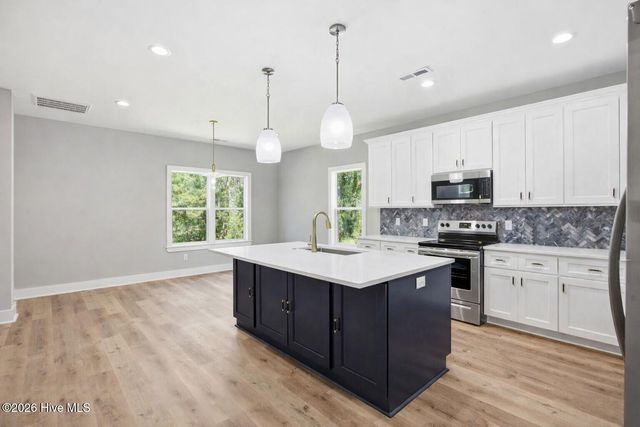 2737 Bellamy Drive SW, Supply, NC 28462