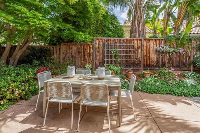 1103 Ana Privada, Mountain View, CA 94040