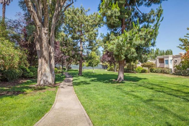 1103 Ana Privada, Mountain View, CA 94040