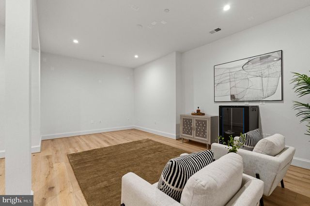6908 CARMICHAEL AVE, Bethesda, MD 20817