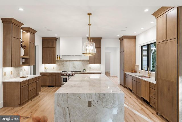 6908 CARMICHAEL AVE, Bethesda, MD 20817