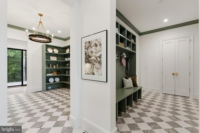 6908 CARMICHAEL AVE, Bethesda, MD 20817