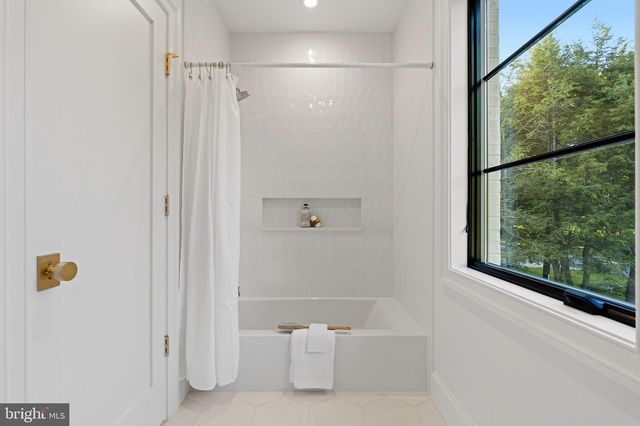 6908 CARMICHAEL AVE, Bethesda, MD 20817