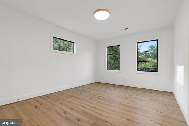 6908 CARMICHAEL AVE, Bethesda, MD 20817