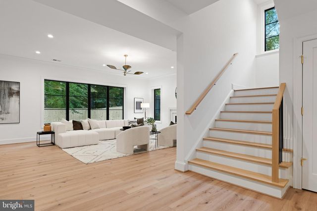 6908 CARMICHAEL AVE, Bethesda, MD 20817