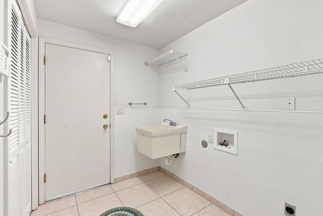 5227 W Alderwood Ave, Spokane, WA 99208
