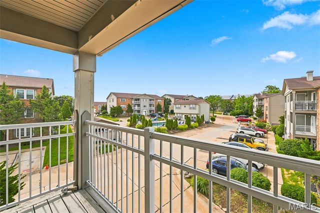 122 Samarra Estates Drive I, Fenton, MO 63026