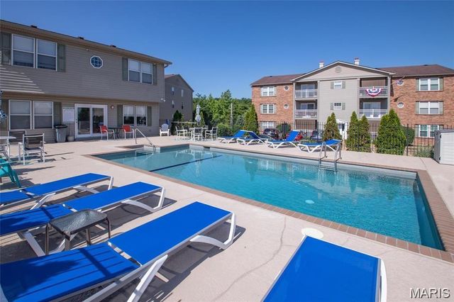 122 Samarra Estates Drive I, Fenton, MO 63026