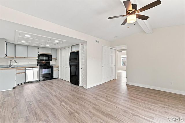 122 Samarra Estates Drive I, Fenton, MO 63026