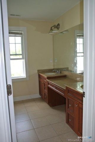 140 Kyles Way 140, Shelton, CT 06484