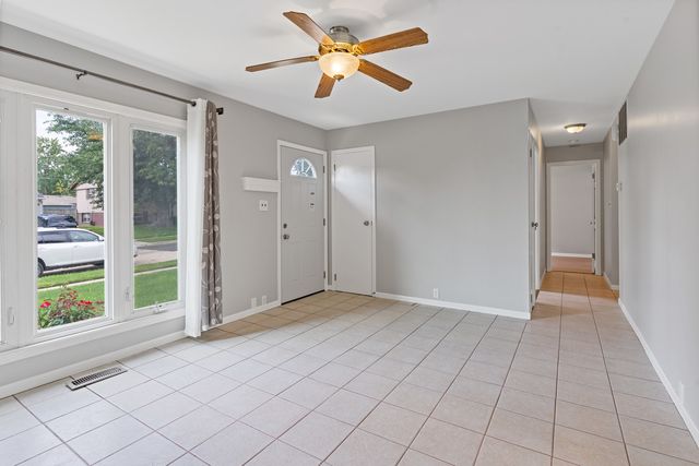 302 Healy Avenue, Romeoville, IL 60446