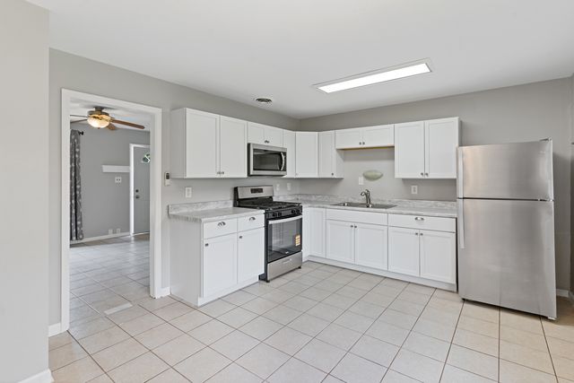 302 Healy Avenue, Romeoville, IL 60446