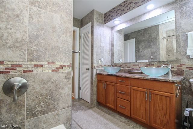7293 Indian Trail, Youngstown, OH 44514