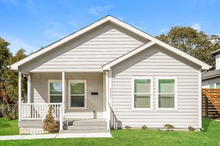 2003 E Overton Road, Dallas, TX 75216