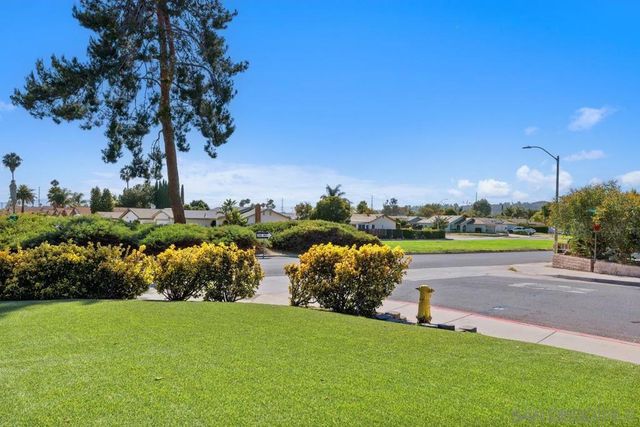 848 Harding St, Escondido, CA 92027