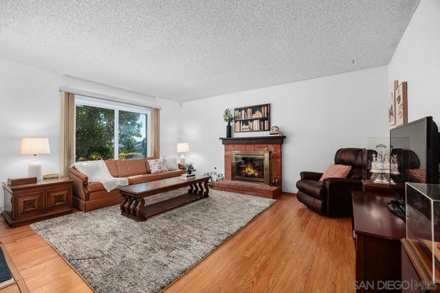 848 Harding St, Escondido, CA 92027