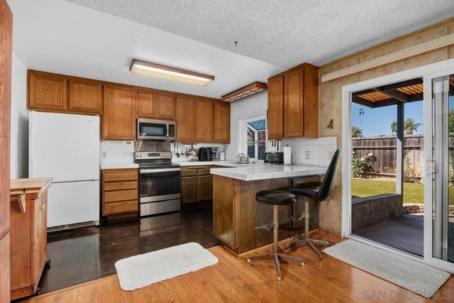 848 Harding St, Escondido, CA 92027