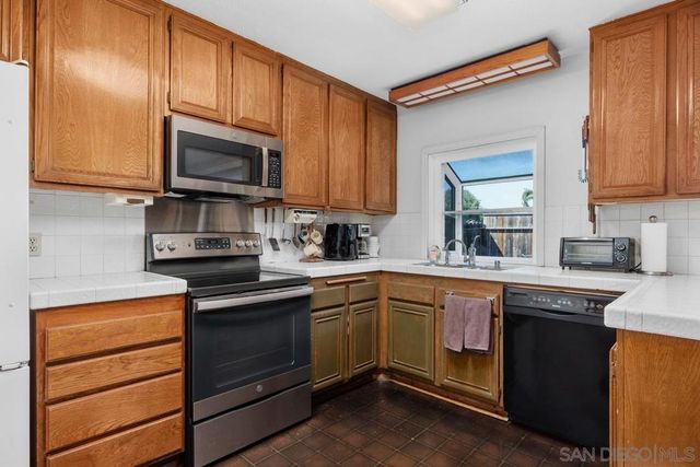 848 Harding St, Escondido, CA 92027