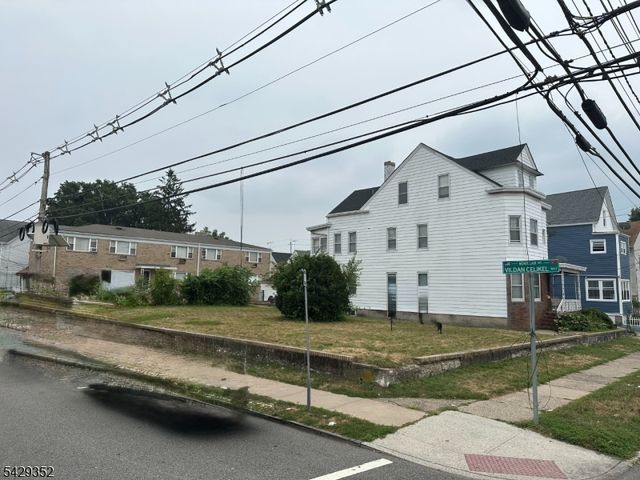 82 Montclair Ave, Paterson City, NJ 07503