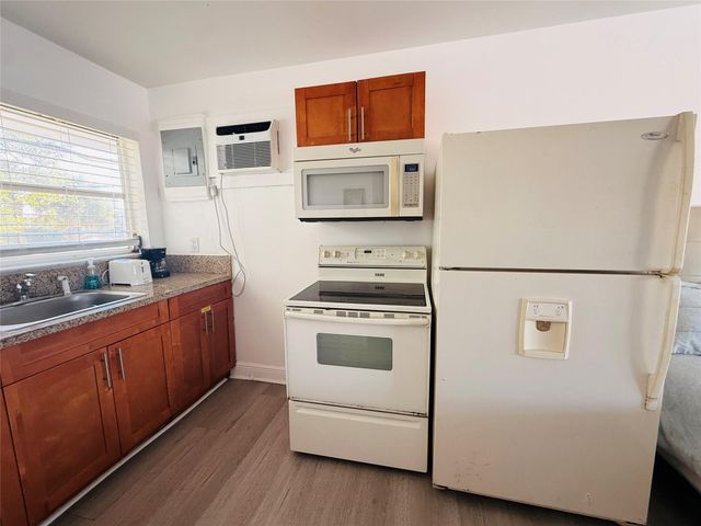 3226 NE 12TH Street 10, Pompano Beach, FL 33062