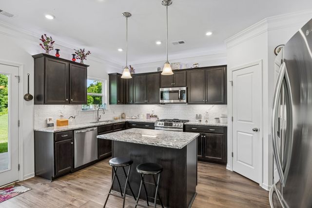 229 Stonewall Dr, Columbia, TN 38401