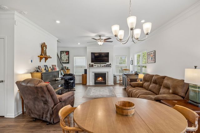 229 Stonewall Dr, Columbia, TN 38401