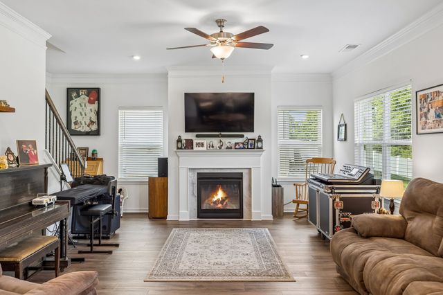 229 Stonewall Dr, Columbia, TN 38401