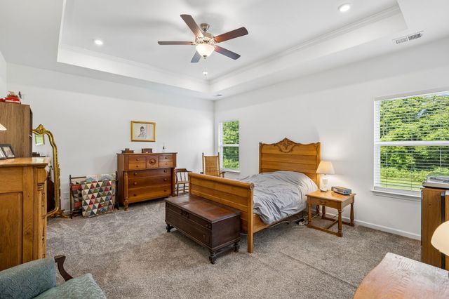 229 Stonewall Dr, Columbia, TN 38401
