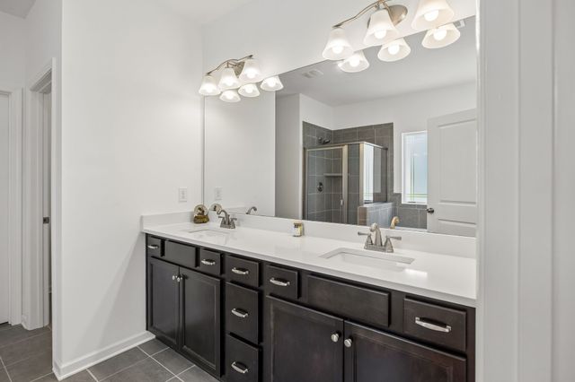 229 Stonewall Dr, Columbia, TN 38401