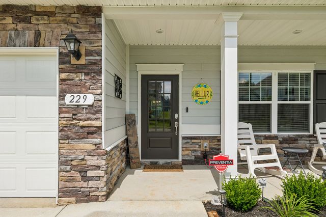 229 Stonewall Dr, Columbia, TN 38401
