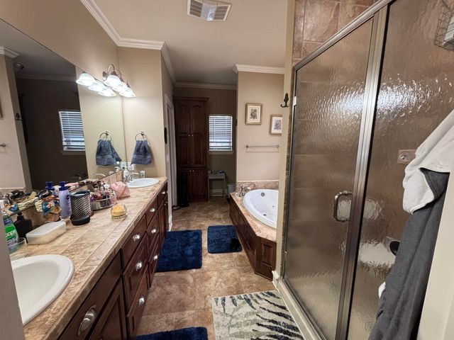 159 Stone Brook Dr, Henderson, TX 75654