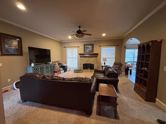 159 Stone Brook Dr, Henderson, TX 75654