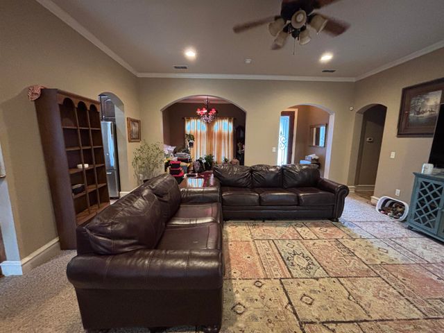 159 Stone Brook Dr, Henderson, TX 75654