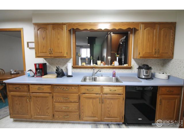 221 N Wallace Ave, Haxtun, CO 80731