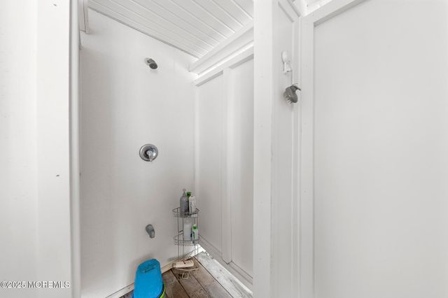 27 W South 33rd Street, Long Beach Twp, NJ 08008